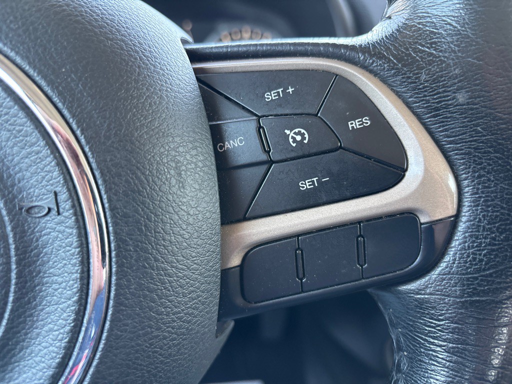 2016 Jeep Renegade Image 17