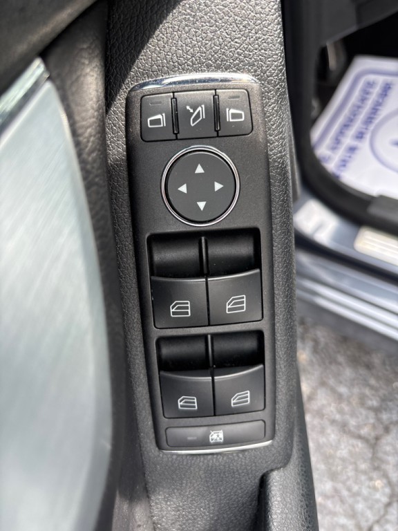 2008 Mercedes-Benz C-Class Image 13