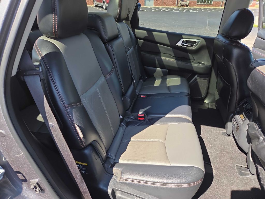 2019 Nissan Pathfinder Image 12