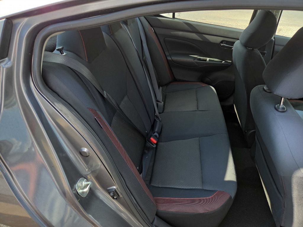 2020 Nissan Versa Image 11