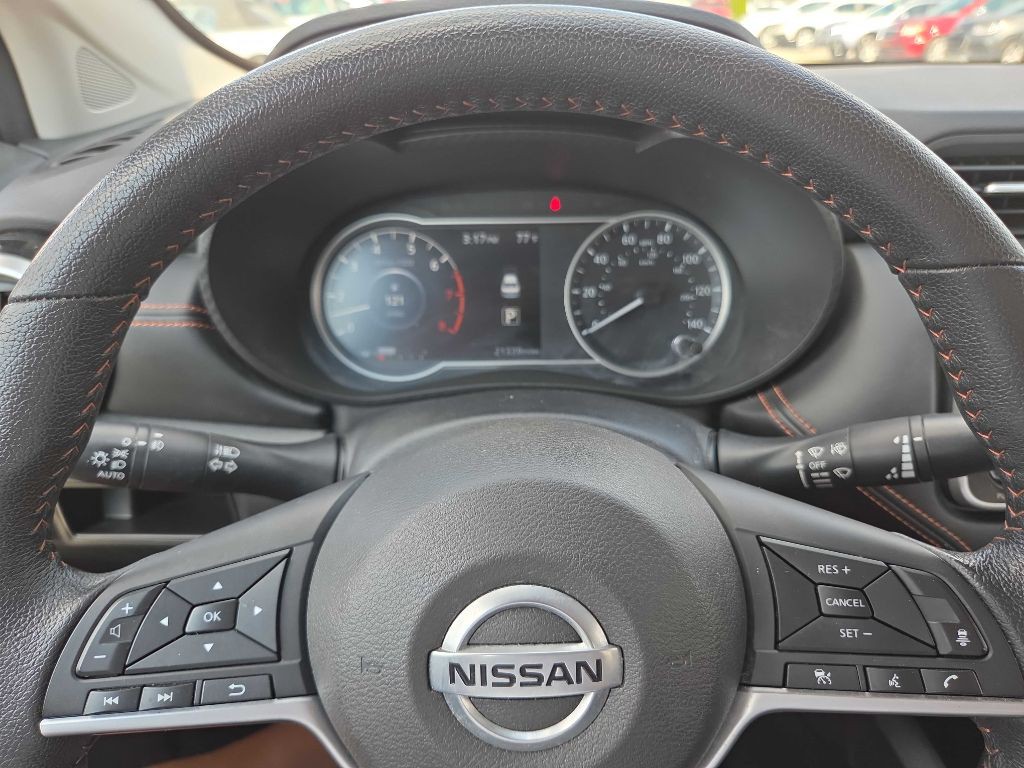 2020 Nissan Versa Image 15
