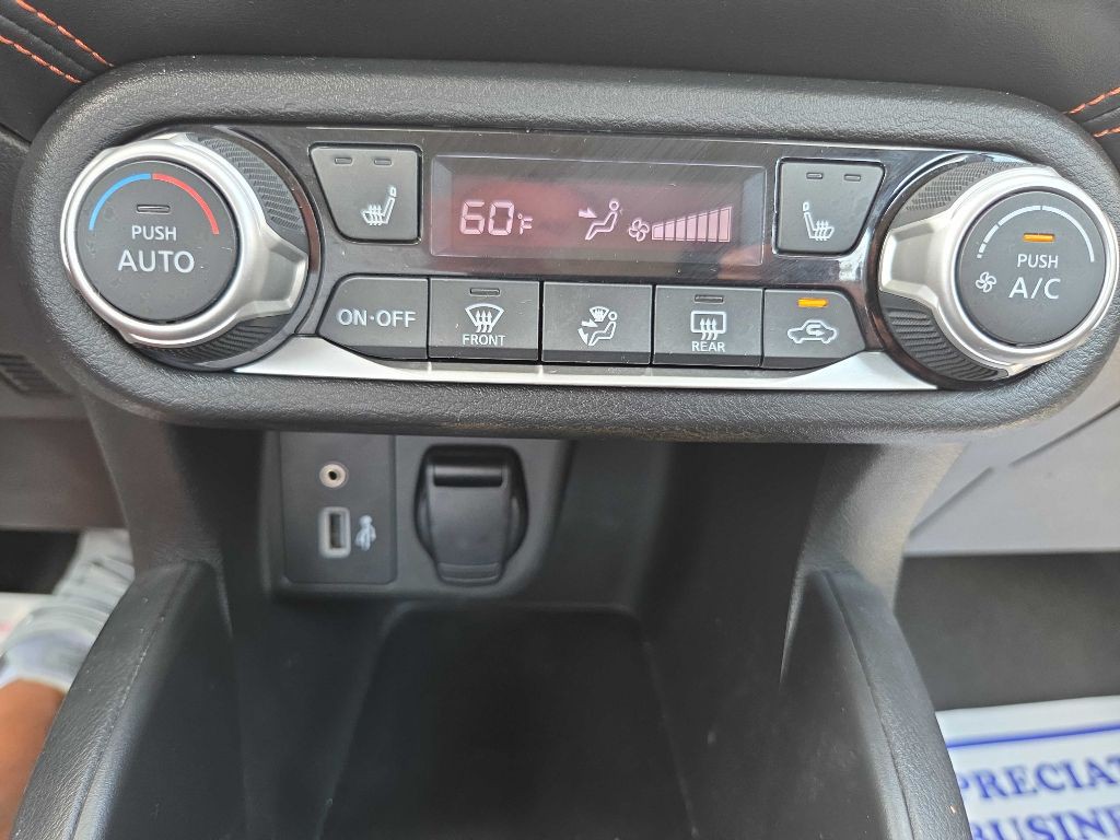 2020 Nissan Versa Image 20