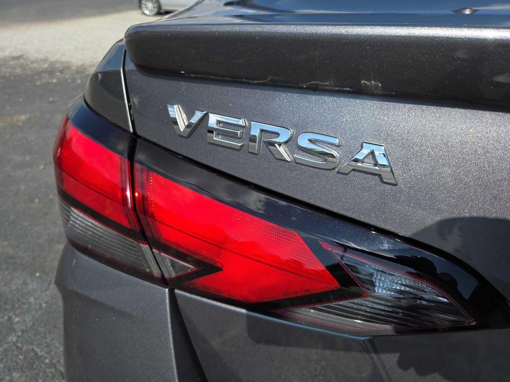 2020 Nissan Versa Image 27