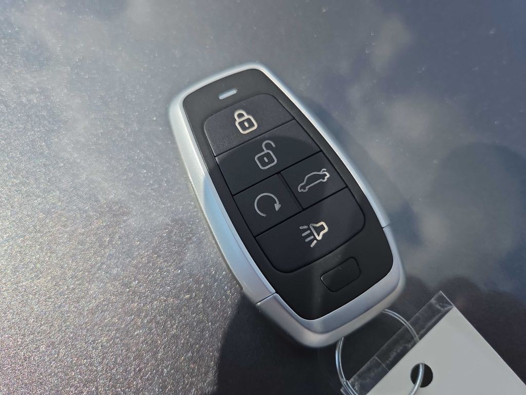 2020 Nissan Versa Image 29