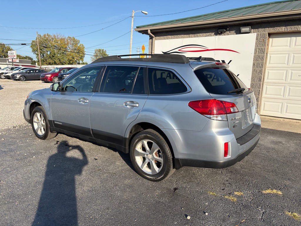 2013 Subaru Outback Image 7
