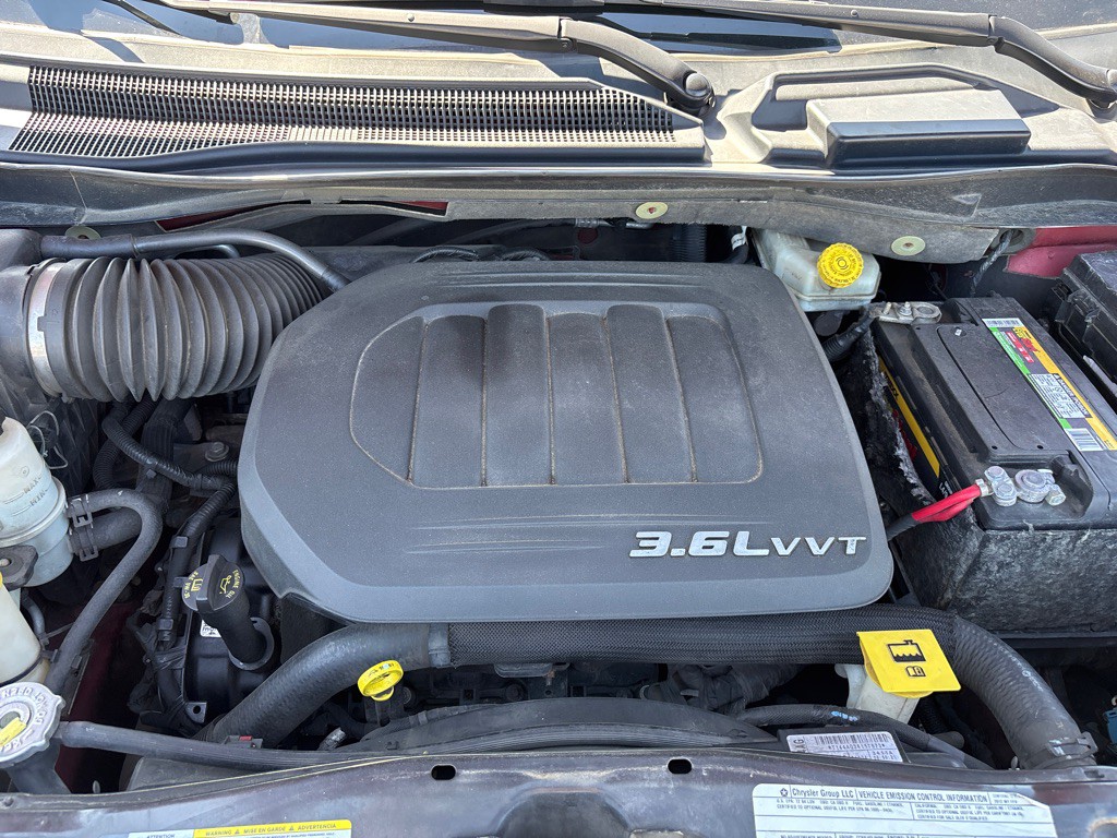 2012 Chrysler Town & Country Image 28