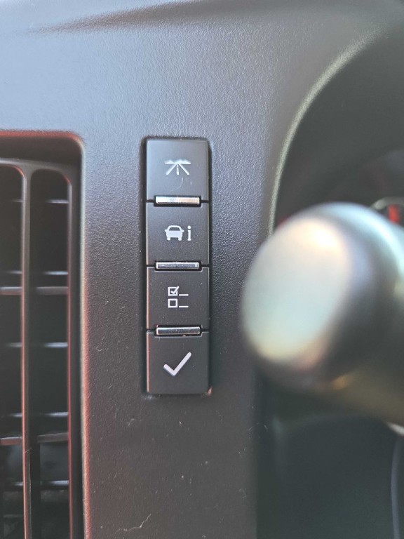 2020 Chevrolet Express Image 17