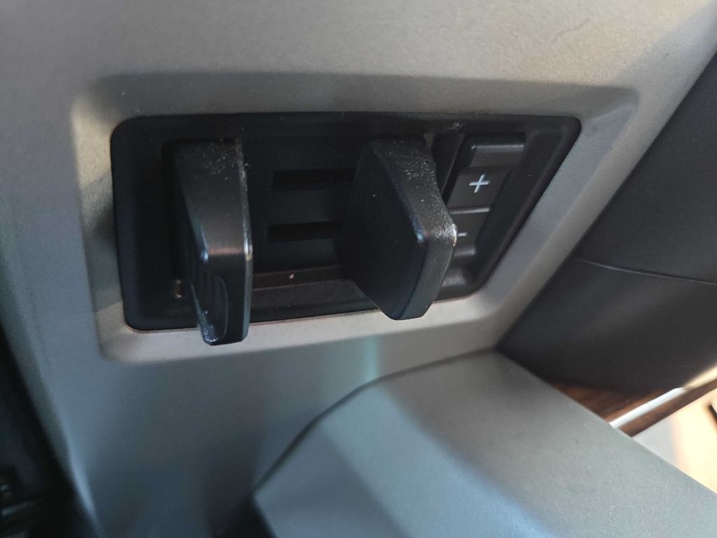2015 Ford F-150 Image 24