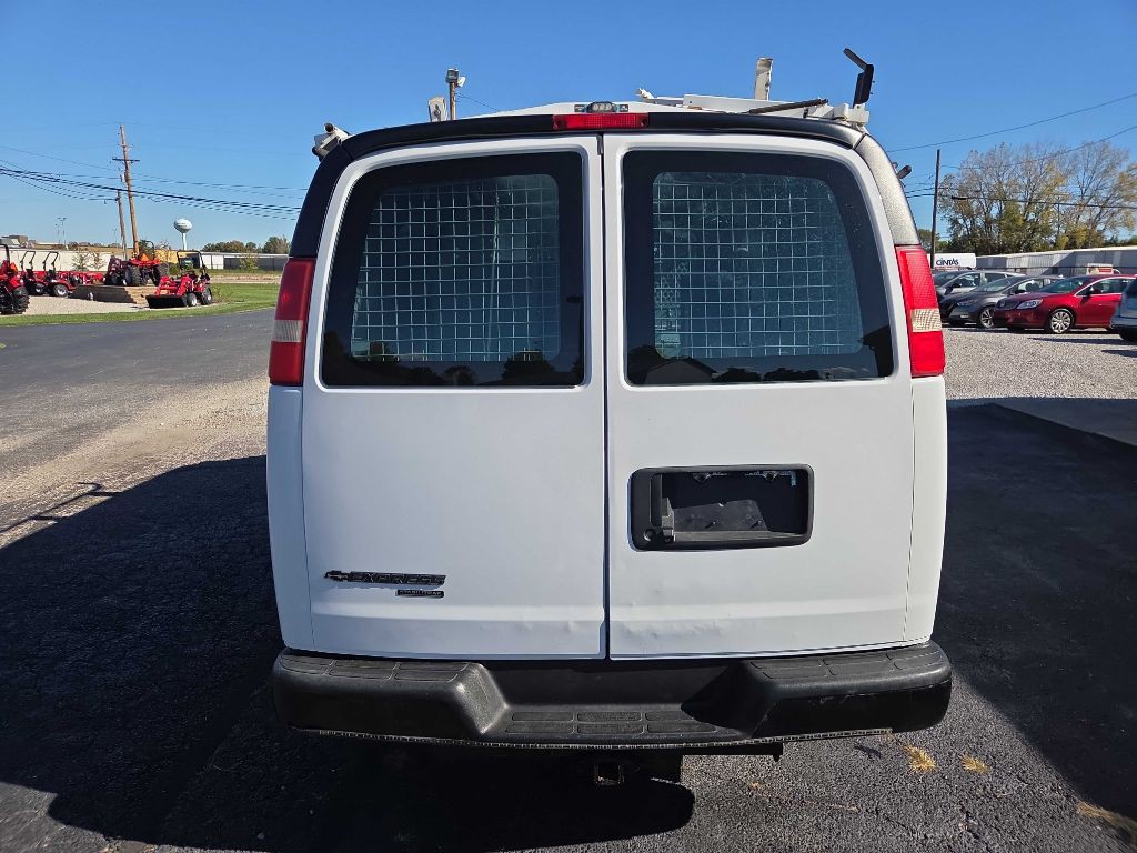 2015 Chevrolet Express Image 6