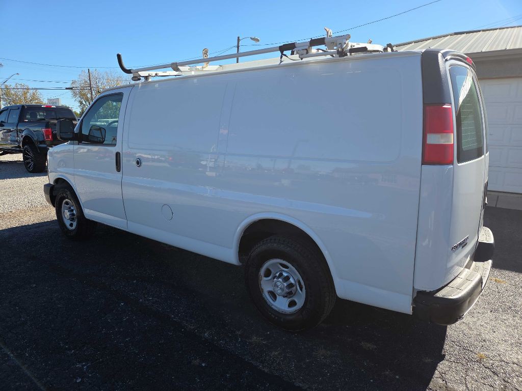 2015 Chevrolet Express Image 7