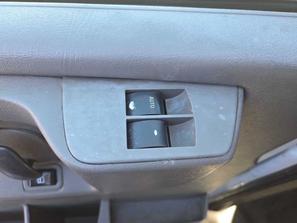 2015 Chevrolet Express Image 14