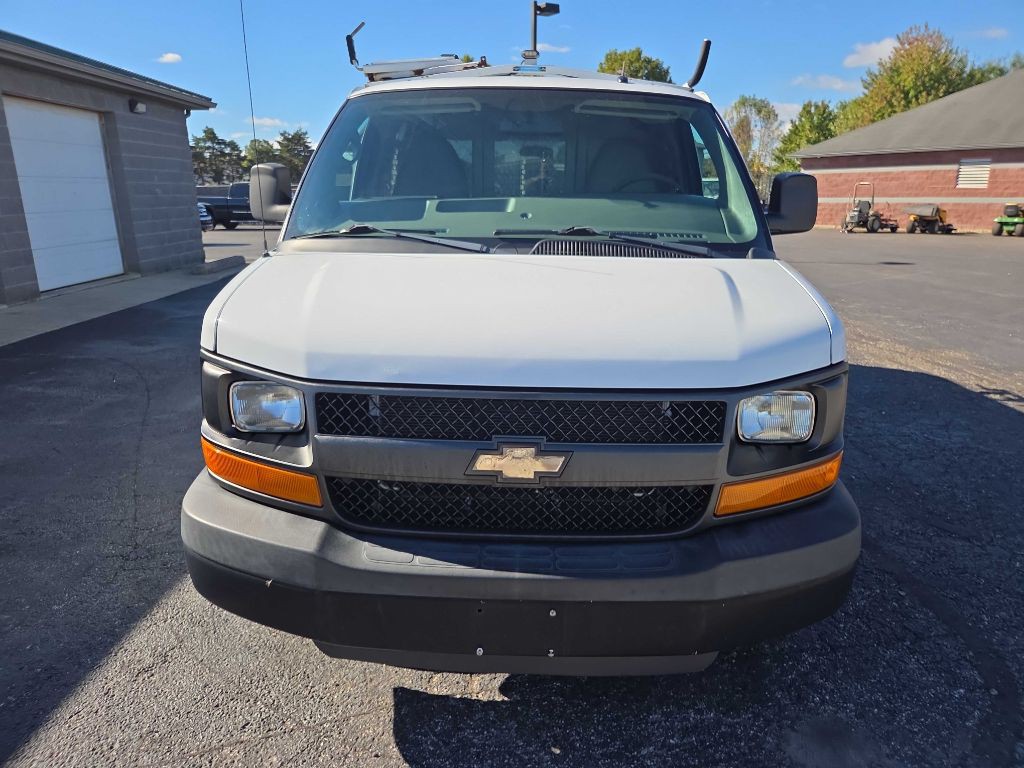2015 Chevrolet Express Image 3