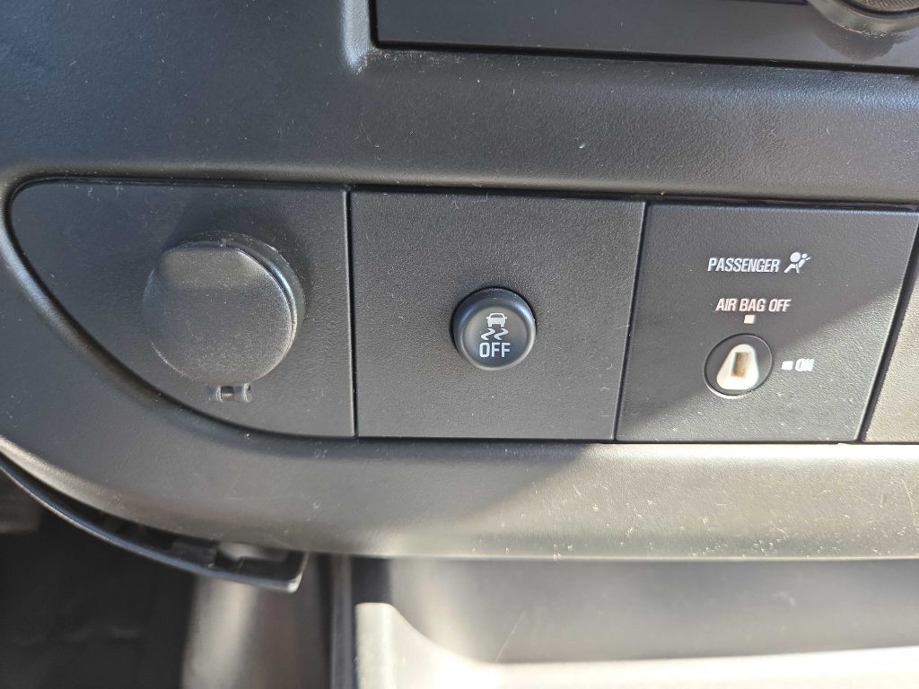 2015 Chevrolet Express Image 24