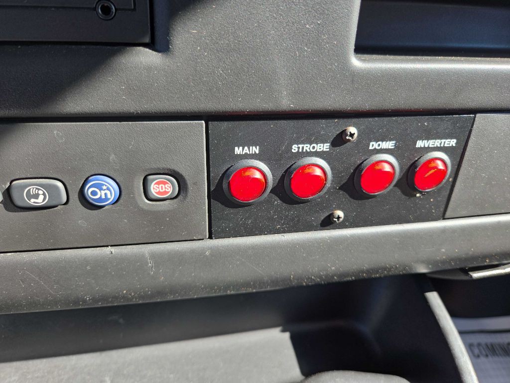 2015 Chevrolet Express Image 25