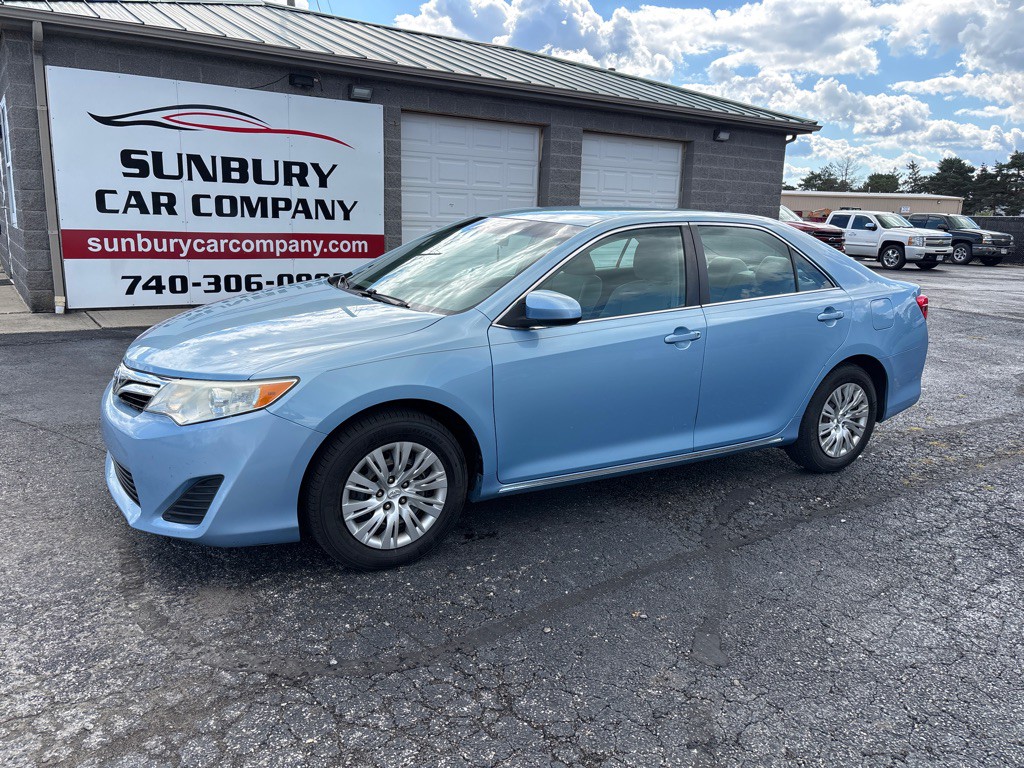 2012 Toyota Camry Image 2
