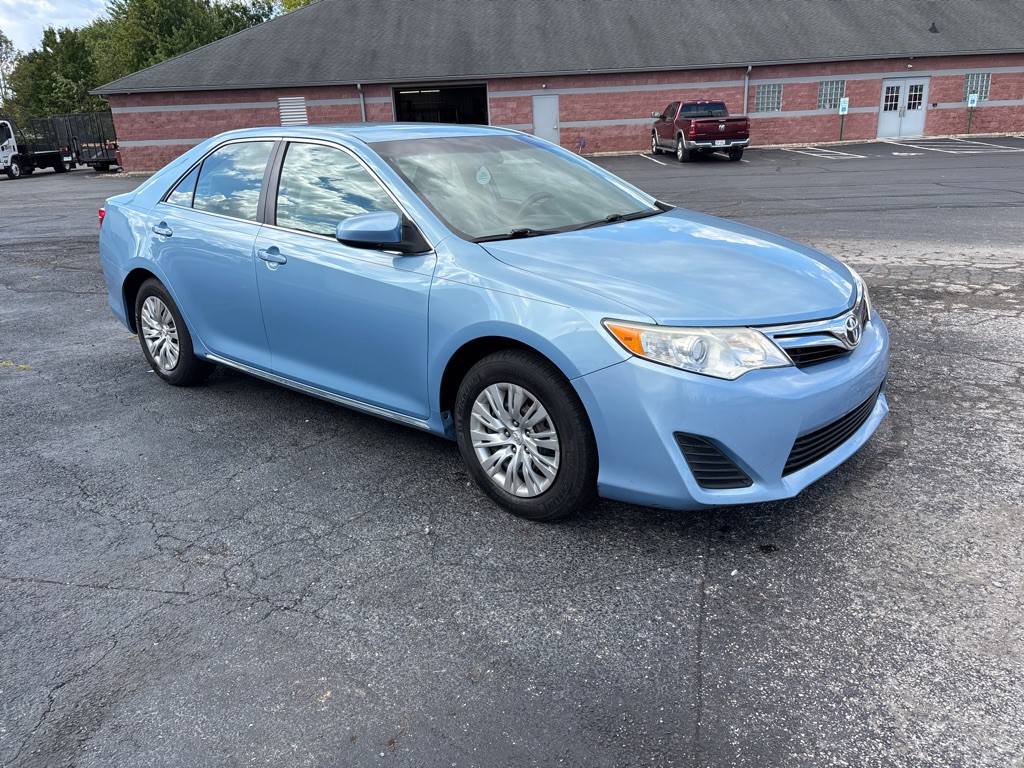 2012 Toyota Camry Image 4