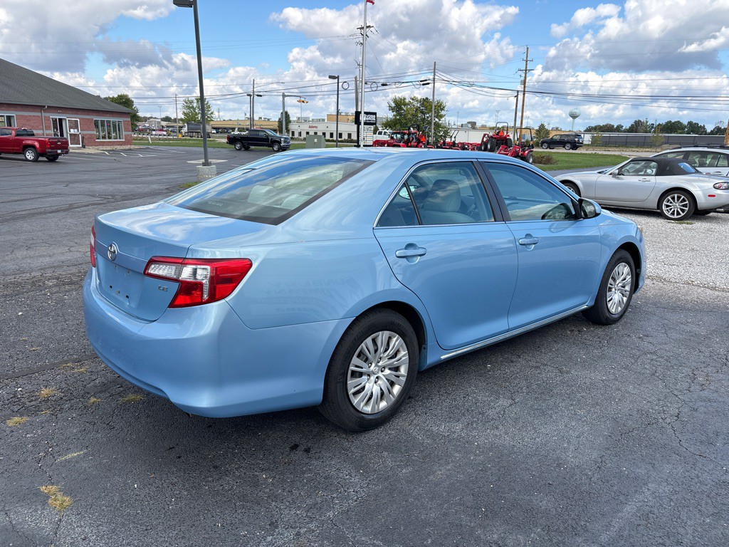 2012 Toyota Camry Image 5