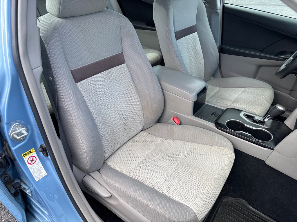 2012 Toyota Camry Image 10