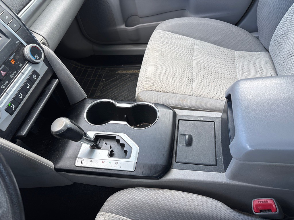 2012 Toyota Camry Image 22