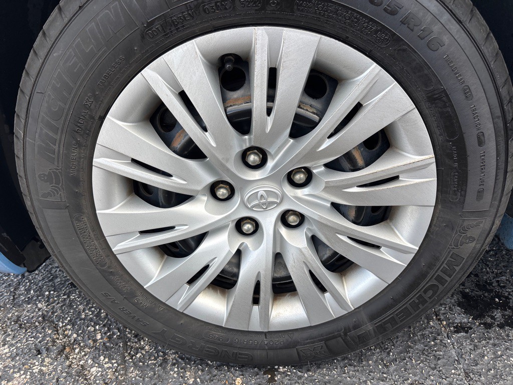 2012 Toyota Camry Image 23