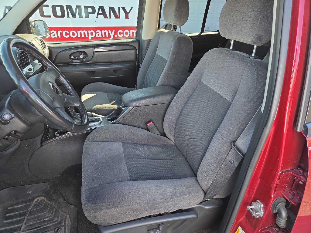2008 GMC Envoy Image 8