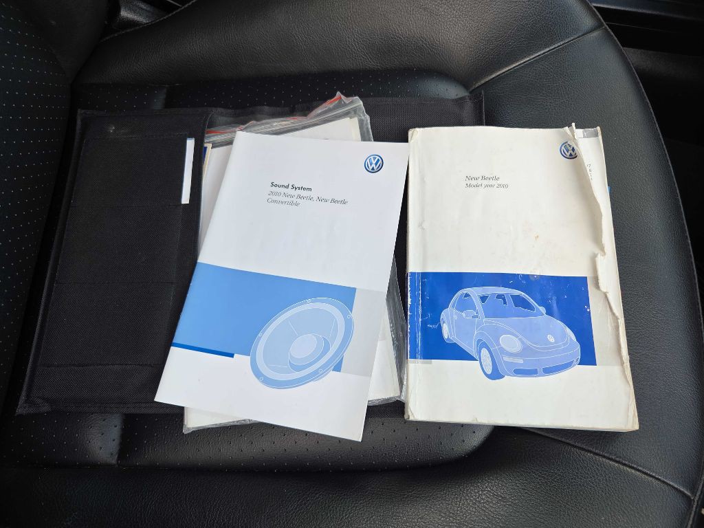 2010 Volkswagen Beetle Image 31