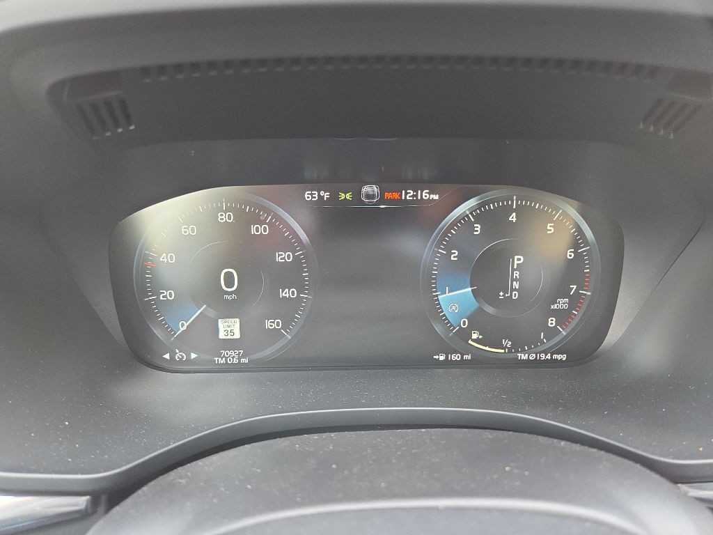 2018 Volvo XC60 Image 20