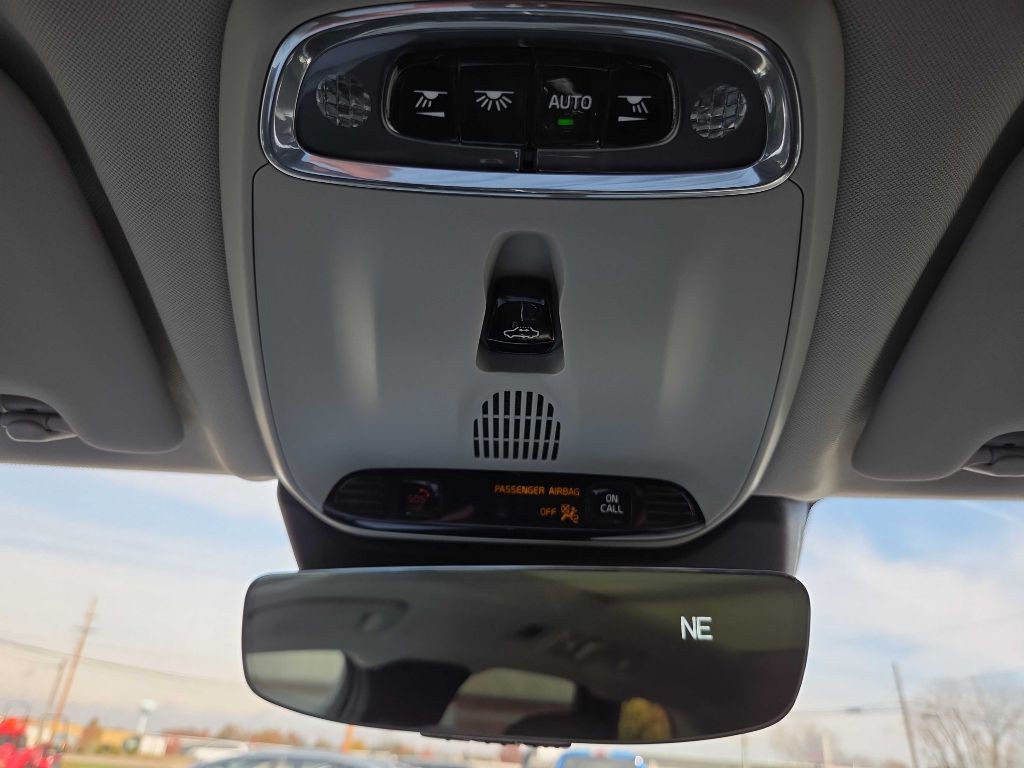 2018 Volvo XC60 Image 21