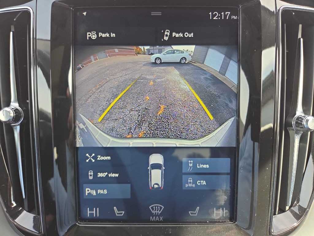 2018 Volvo XC60 Image 23