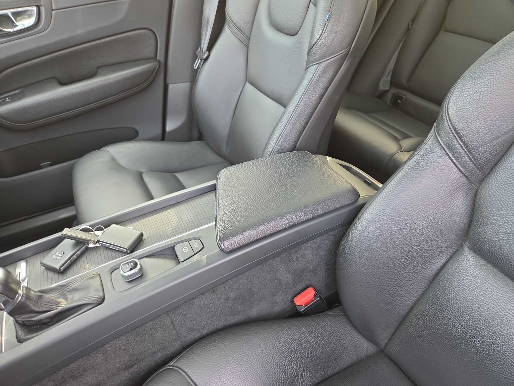 2018 Volvo XC60 Image 29