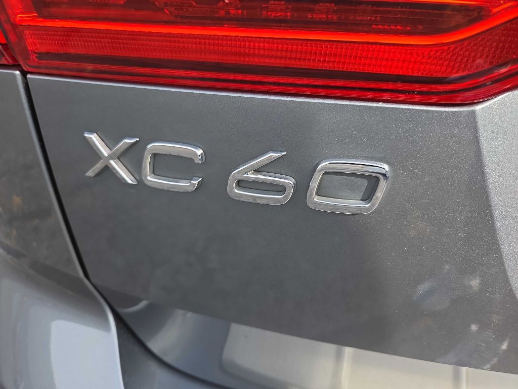 2018 Volvo XC60 Image 36