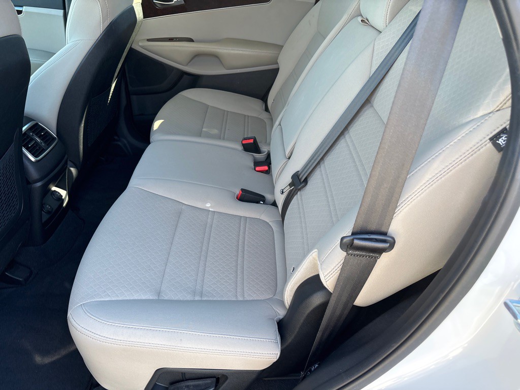 2016 Kia Sorento Image 9