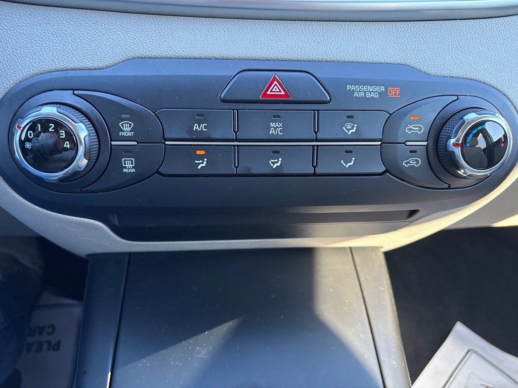 2016 Kia Sorento Image 20