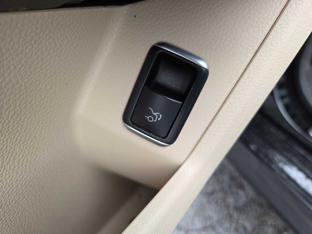 2015 Mercedes-Benz GLK-Class Image 14