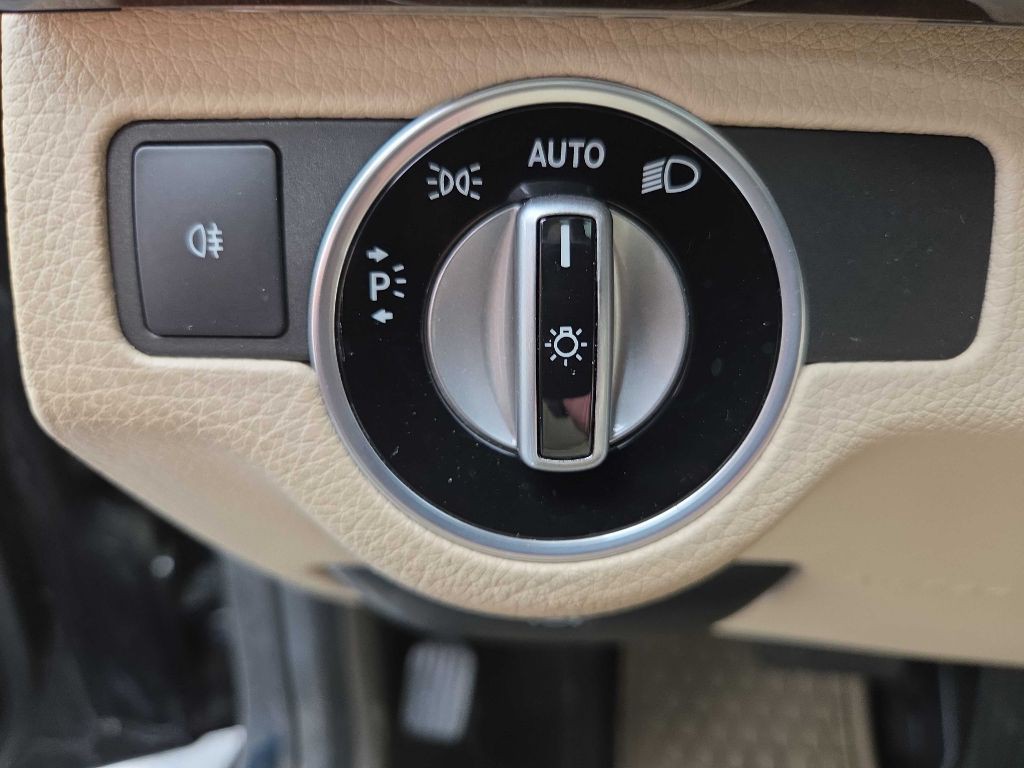 2015 Mercedes-Benz GLK-Class Image 17