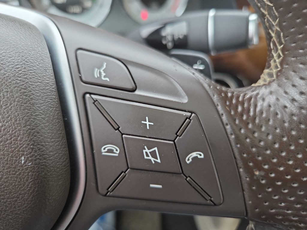 2015 Mercedes-Benz GLK-Class Image 21