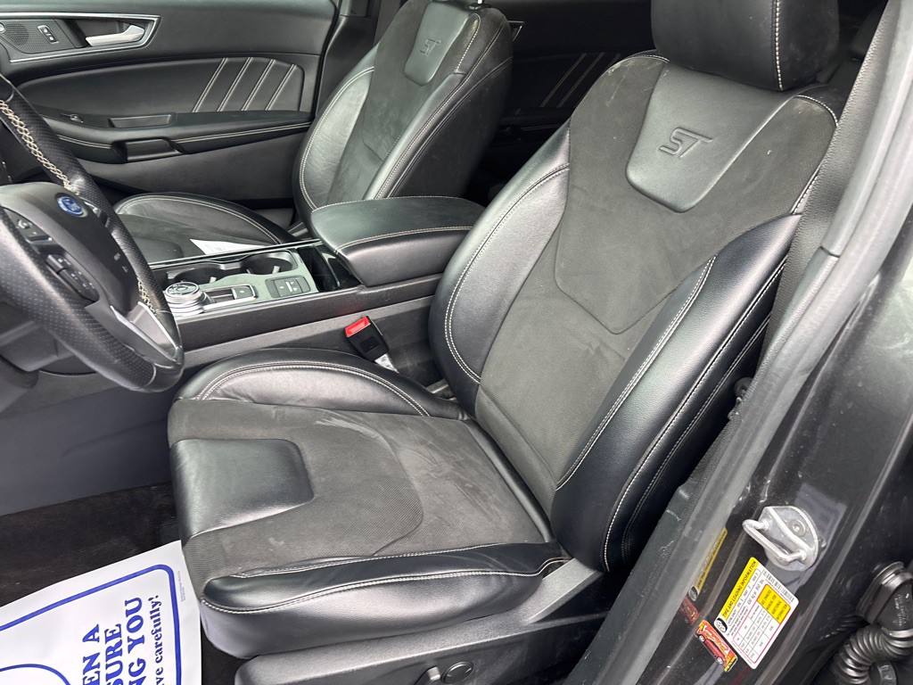 2020 Ford Edge Image 8