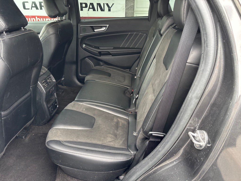 2020 Ford Edge Image 9