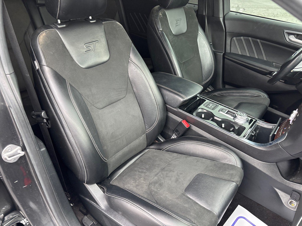 2020 Ford Edge Image 10