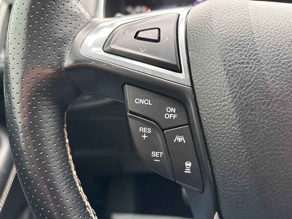 2020 Ford Edge Image 18