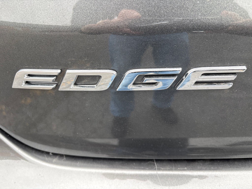 2020 Ford Edge Image 33