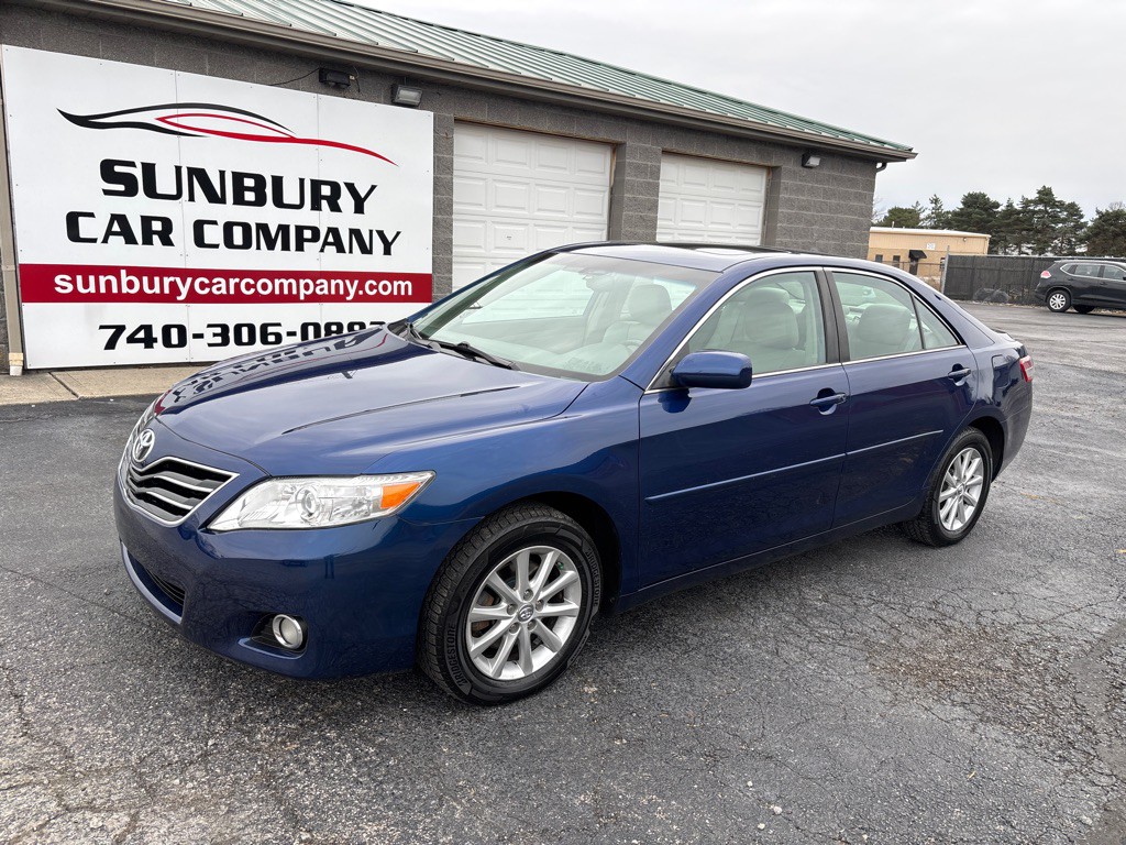 2011 Toyota Camry Image 2