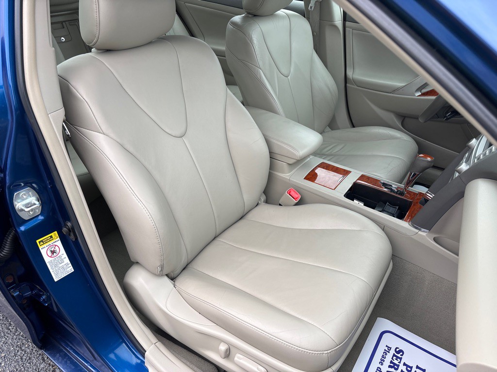 2011 Toyota Camry Image 10