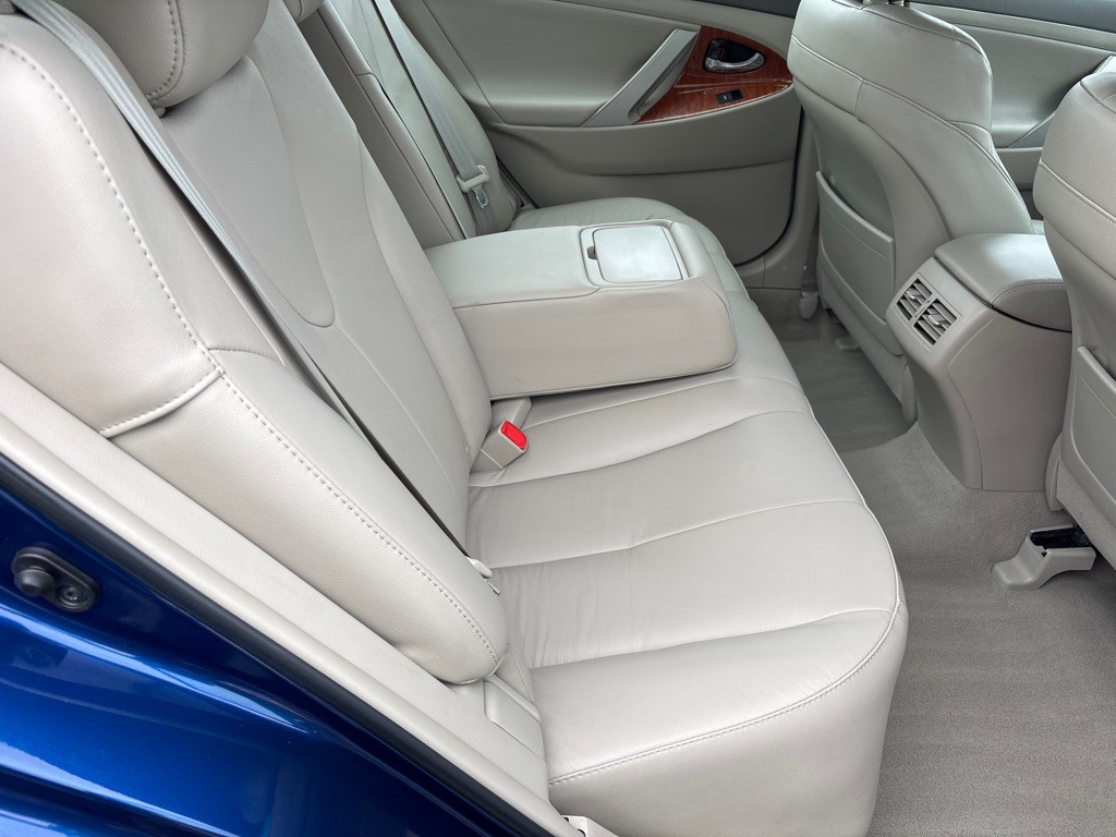 2011 Toyota Camry Image 11