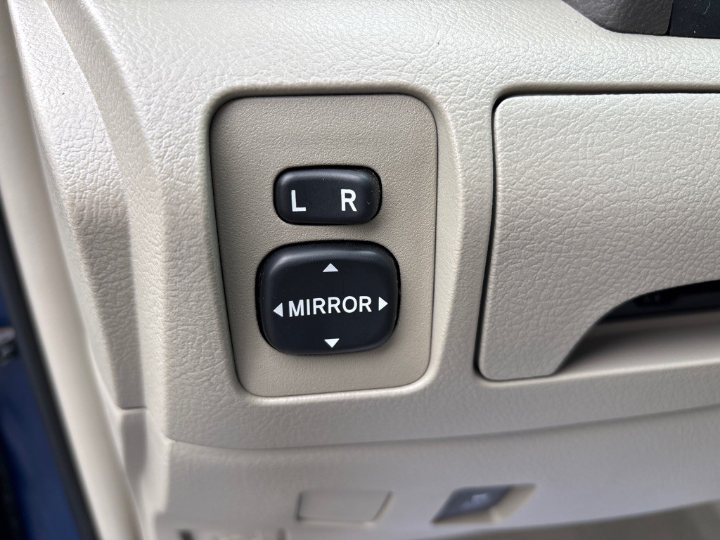 2011 Toyota Camry Image 14