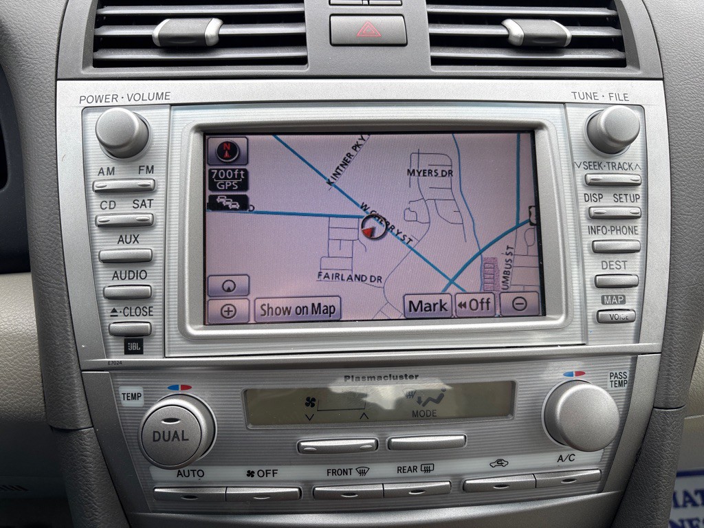 2011 Toyota Camry Image 19