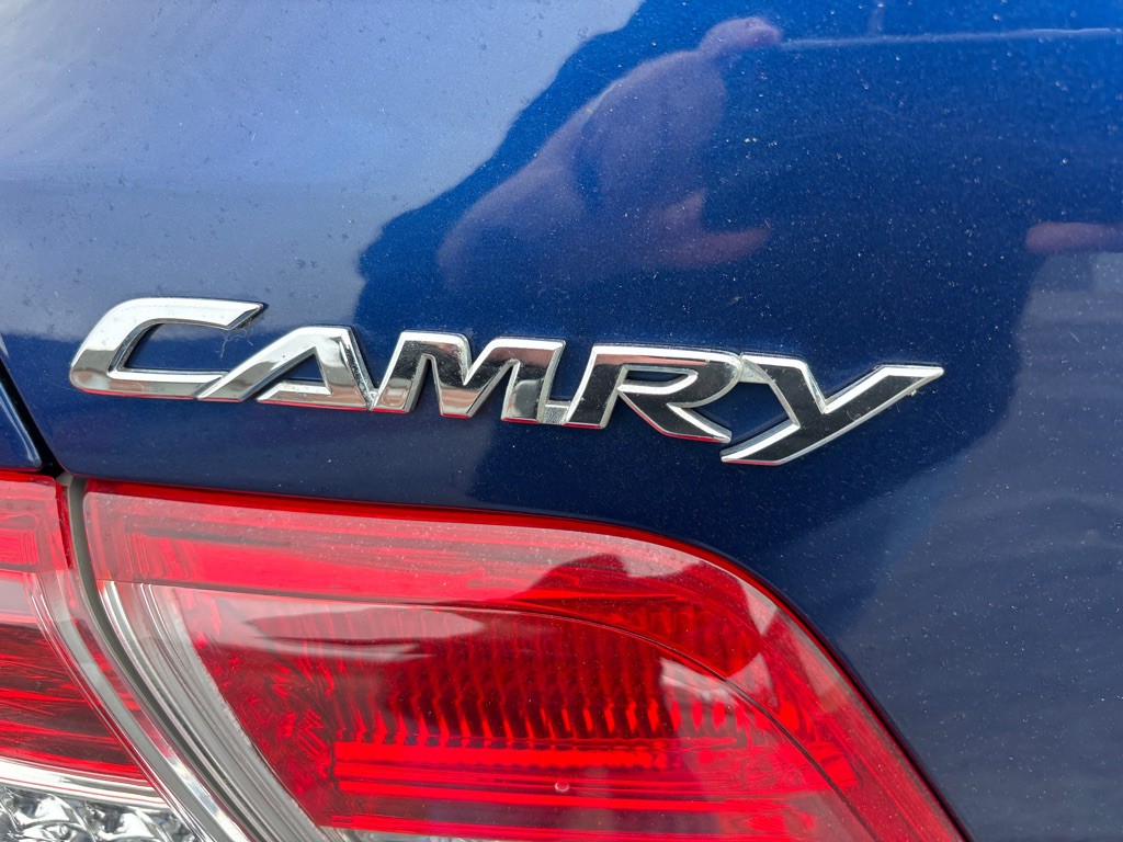 2011 Toyota Camry Image 28