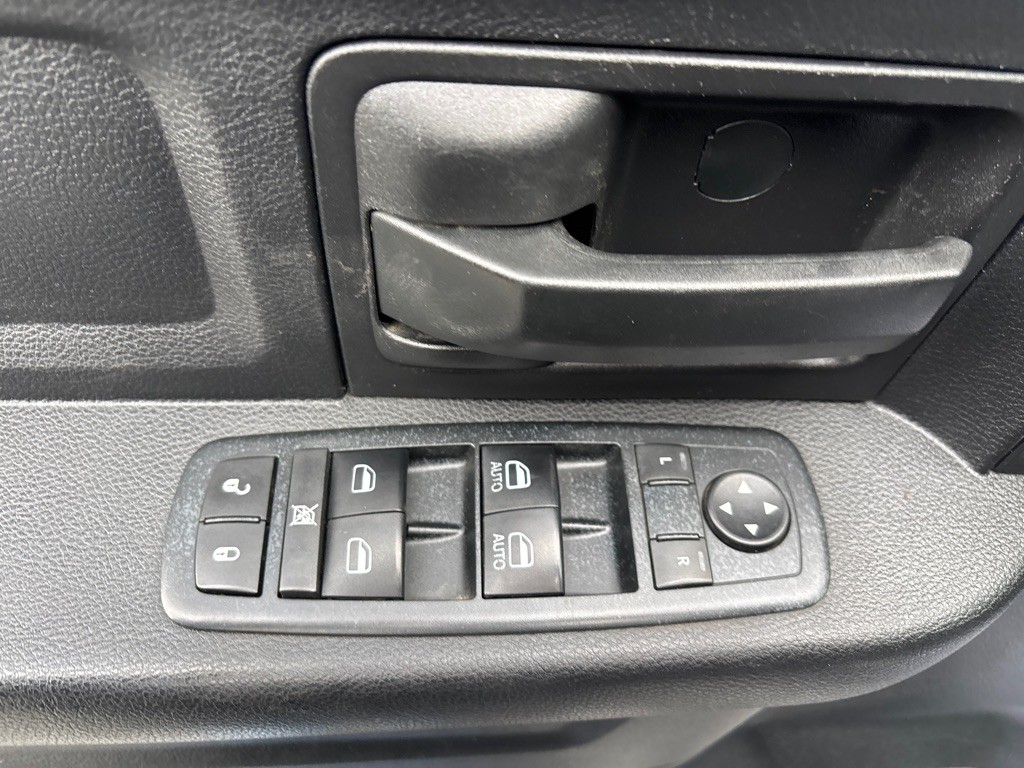 2014 RAM 2500 Image 12