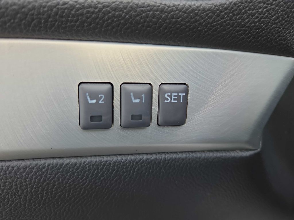 2014 INFINITI Q60 Image 14