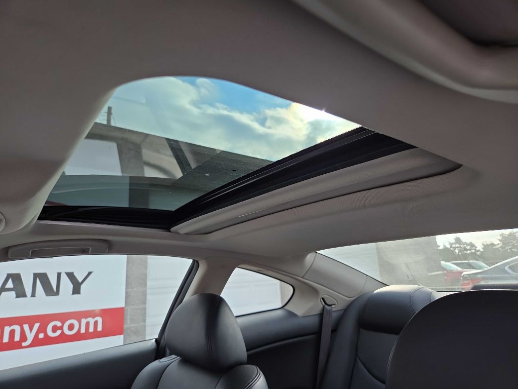 2014 INFINITI Q60 Image 32